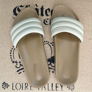 Beatrice Valenzuela Sandalia Shell Size 8